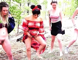 S6_Outdoor_Public_P_4_PShy_Girls